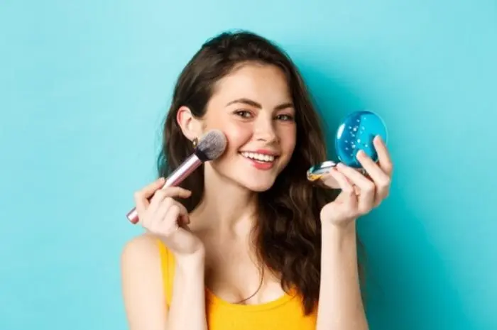 7 Cara Membuat Makeup Tahan Lama Sepanjang Hari