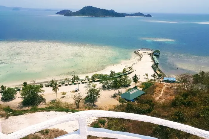 Pantai Sari Ringgung Pesona Pasir Timbul yang Unik