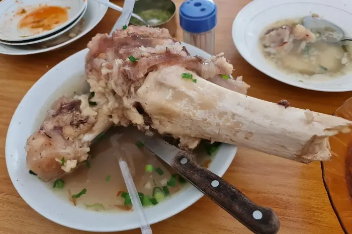 Rumah Makan Sipirok: Sup Daging yang Menggoda Selera