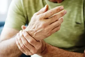 Asam Urat vs Rematik: Kenali Perbedaan Gejalanya Sebelum Terlambat!