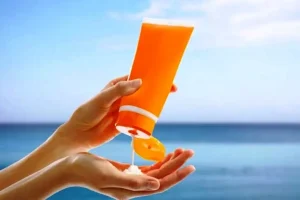 5 Kesalahan Pakai Sunscreen yang Bikin Kulit Tetap Terbakar